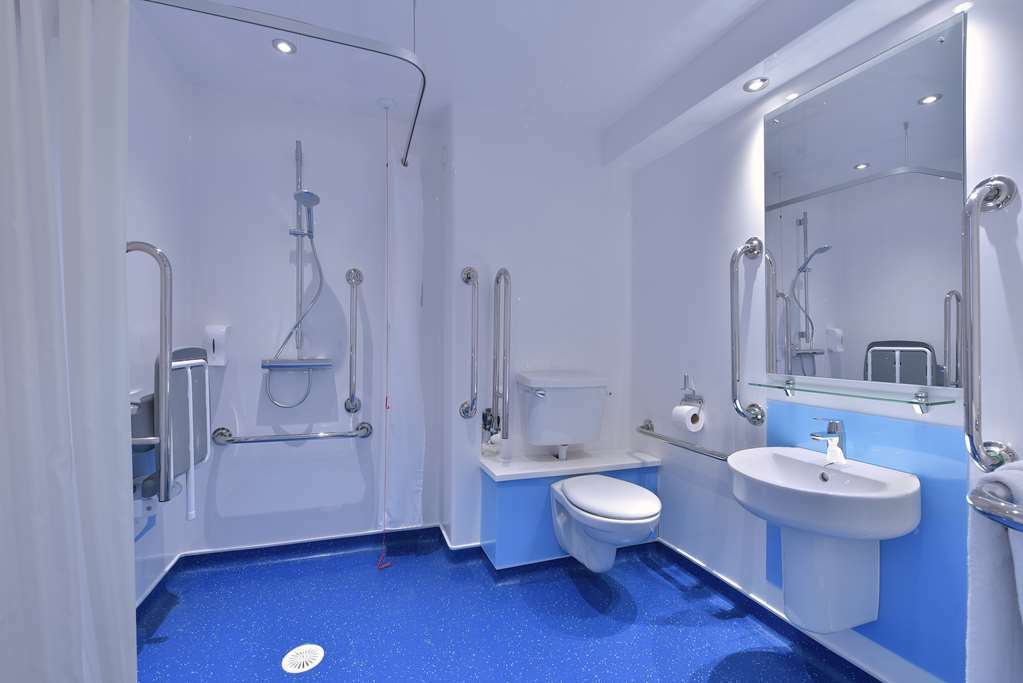 Travelodge Dundee Strathmore Avenue Room photo